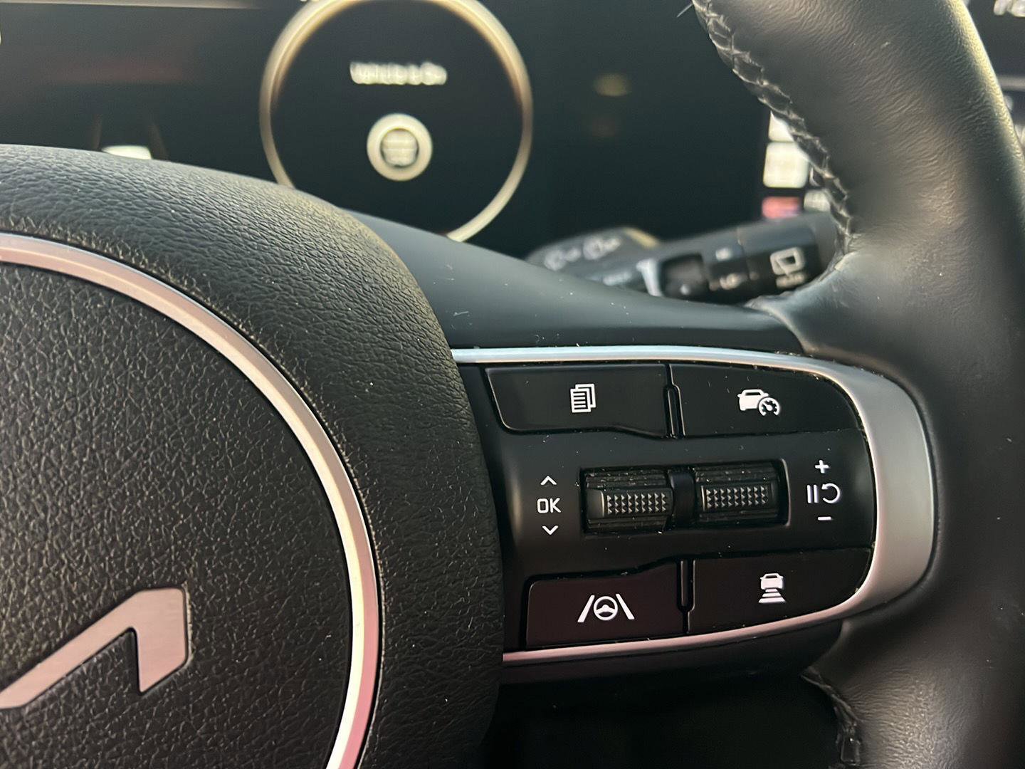 Used 2023 Kia Sportage SX image 21