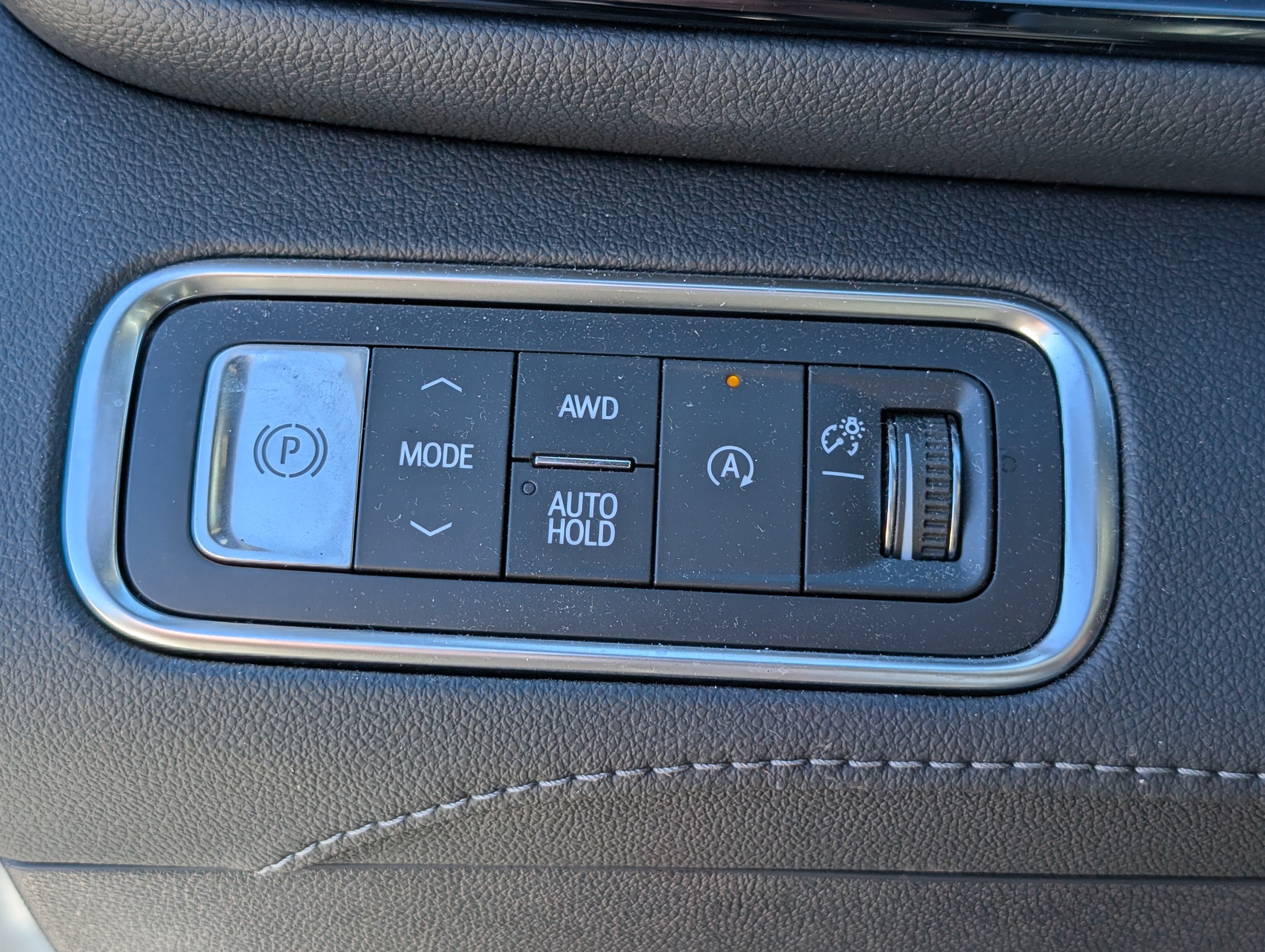 Used 2025 Buick Enclave Sport Touring w/ Power Package AWD/4WD image 25