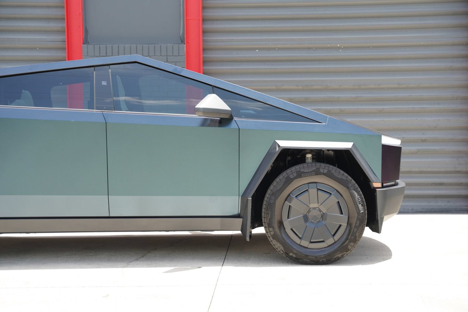 Used 2024 Tesla Cybertruck AWD Crew Cab image 4