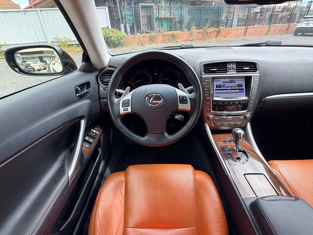Used 2012 Lexus IS 350C w/ Luxury Pkg RWD image 32