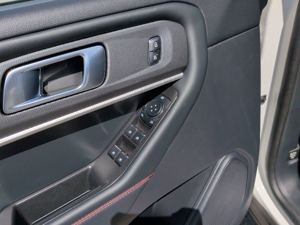 Used 2025 Ford Explorer ST-Line image 12