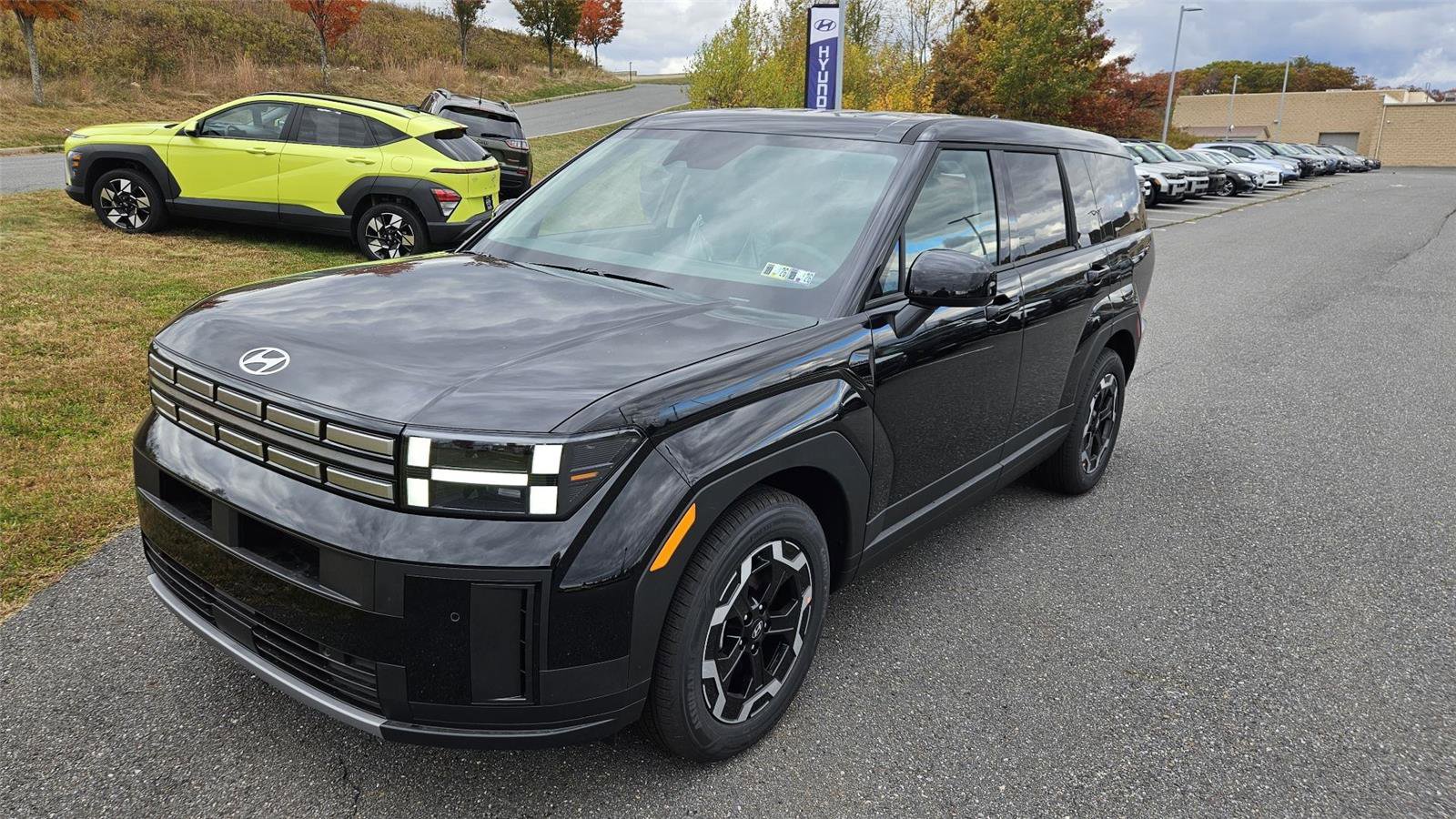 New 2026 Hyundai Santa Fe SE image 3