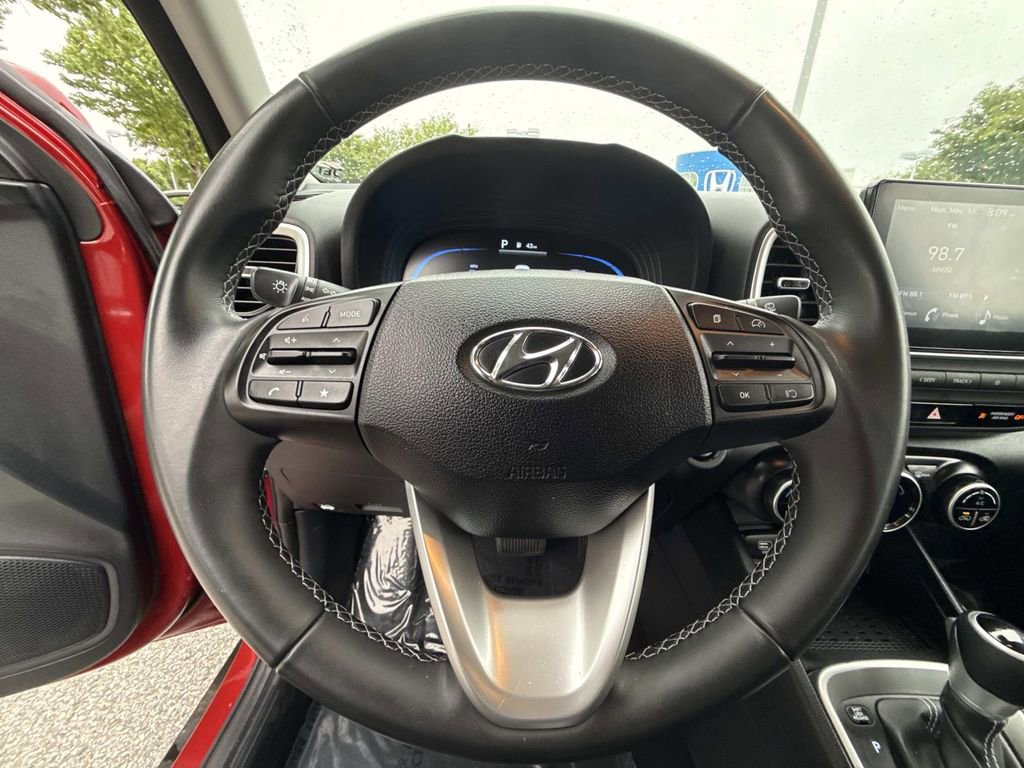 Used 2026 Hyundai Venue SEL FWD image 12