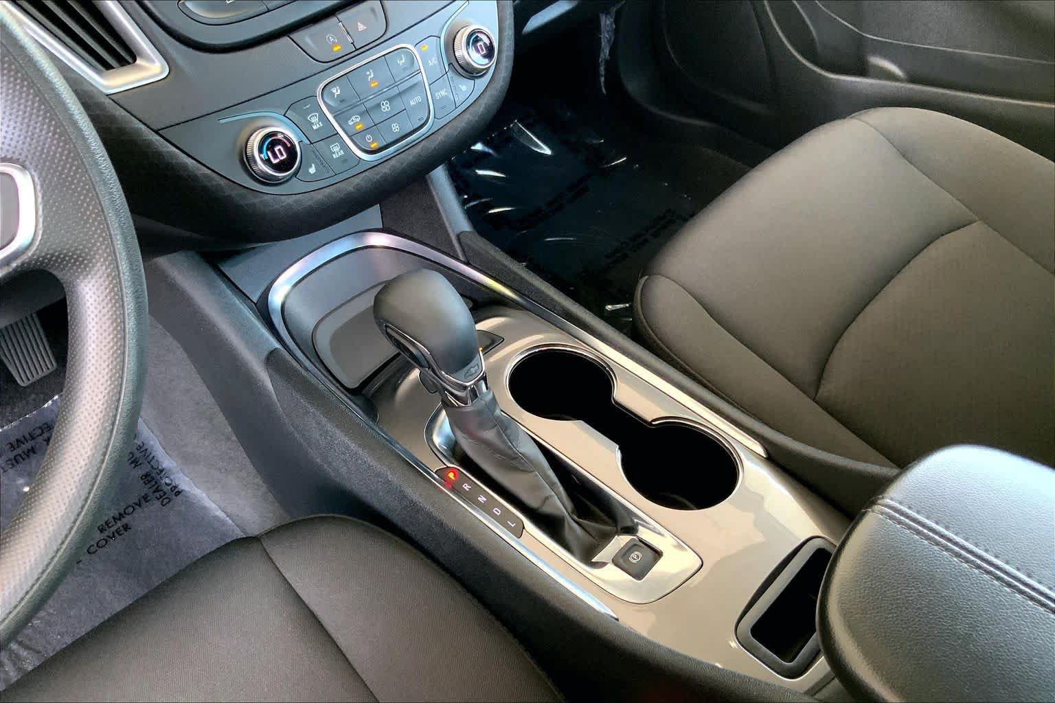 Used 2025 Chevrolet Malibu LT FWD image 17