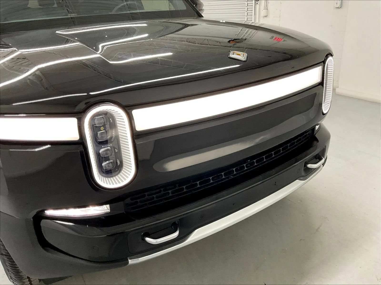 Used 2023 Rivian R1S Adventure Quad AWD/4WD image 37