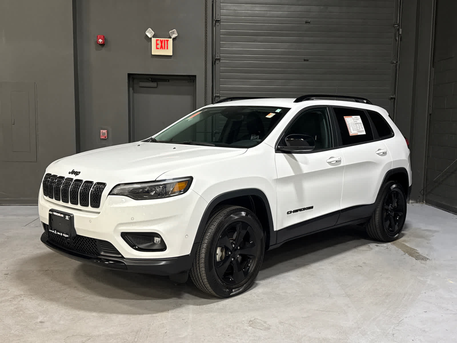 Certified 2023 Jeep Cherokee Altitude Lux w/ Mopar Interior Package AWD/4WD image 4