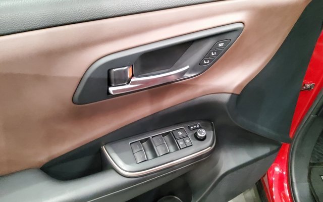 Used 2023 Toyota Crown Limited image 47