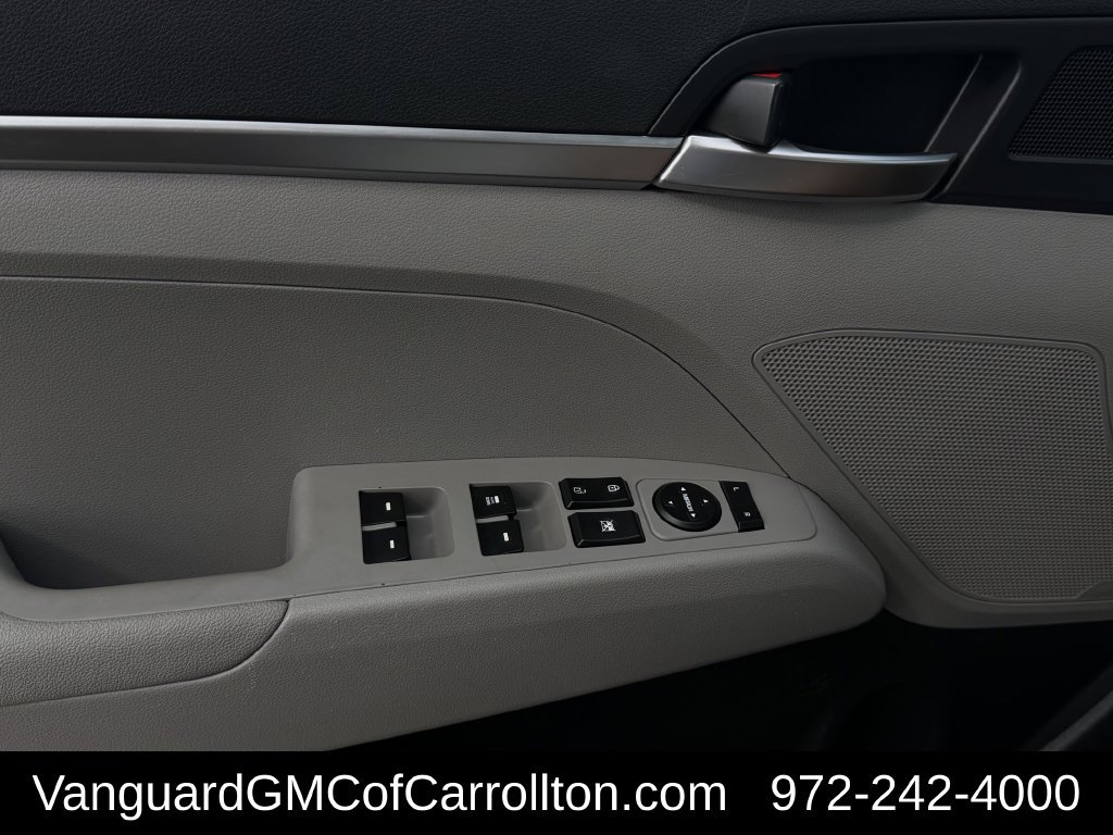 Used 2020 Hyundai Elantra SE FWD image 24