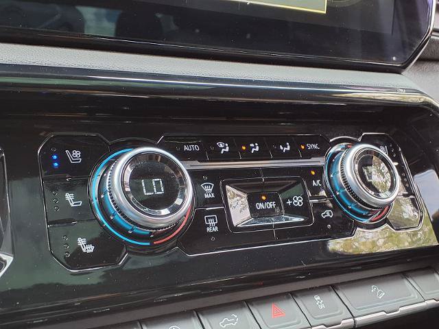 Used 2024 GMC Sierra 1500 AT4 w/ Technology Package AWD/4WD image 8