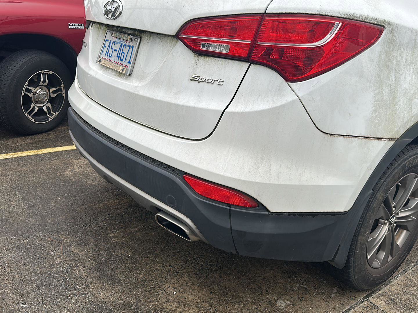 Used 2013 Hyundai Santa Fe Sport image 11