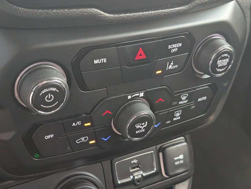 Used 2022 Jeep Renegade Altitude w/ Convenience Group AWD/4WD image 19
