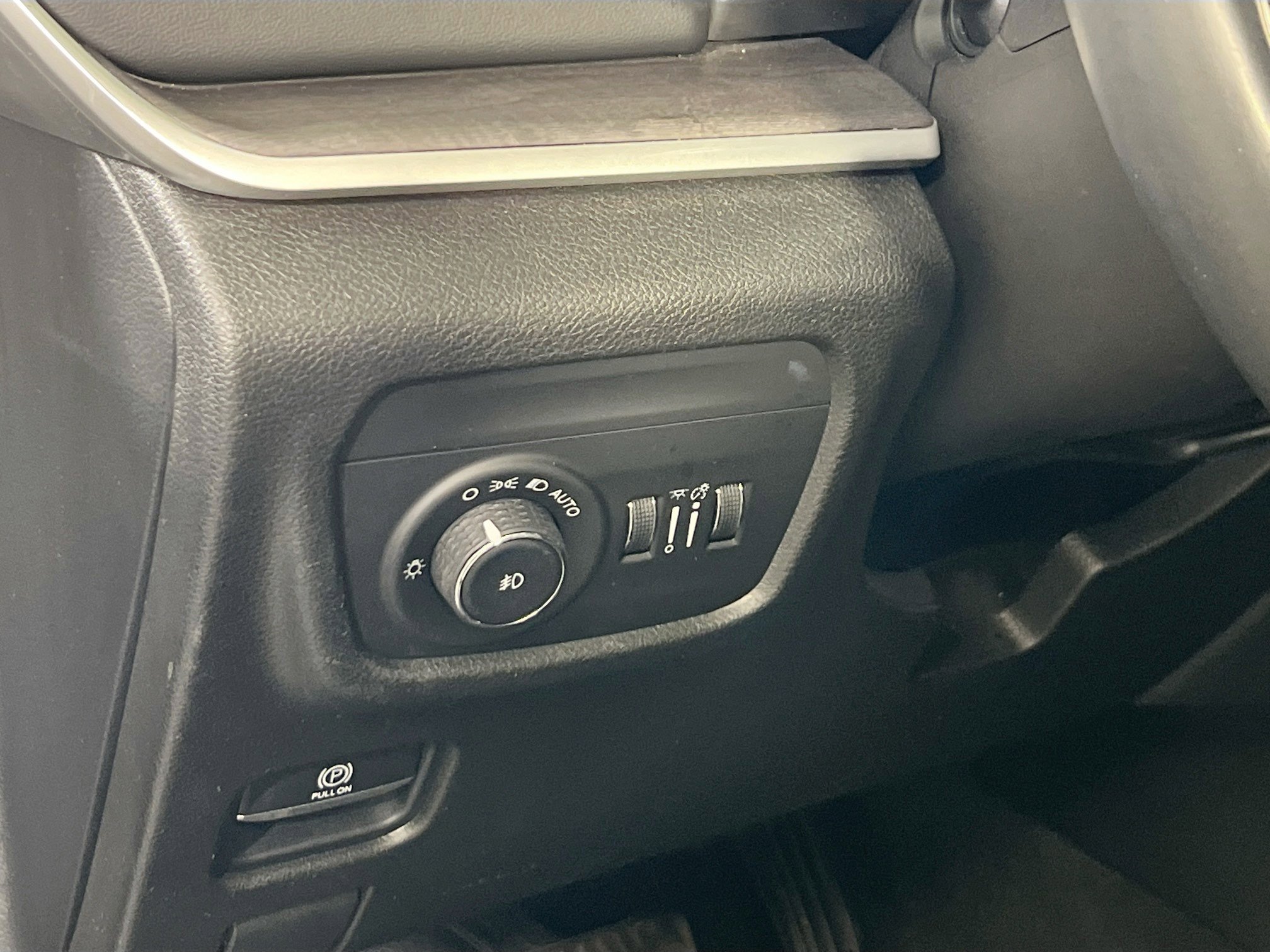Used 2021 Jeep Grand Cherokee L Limited AWD/4WD image 10