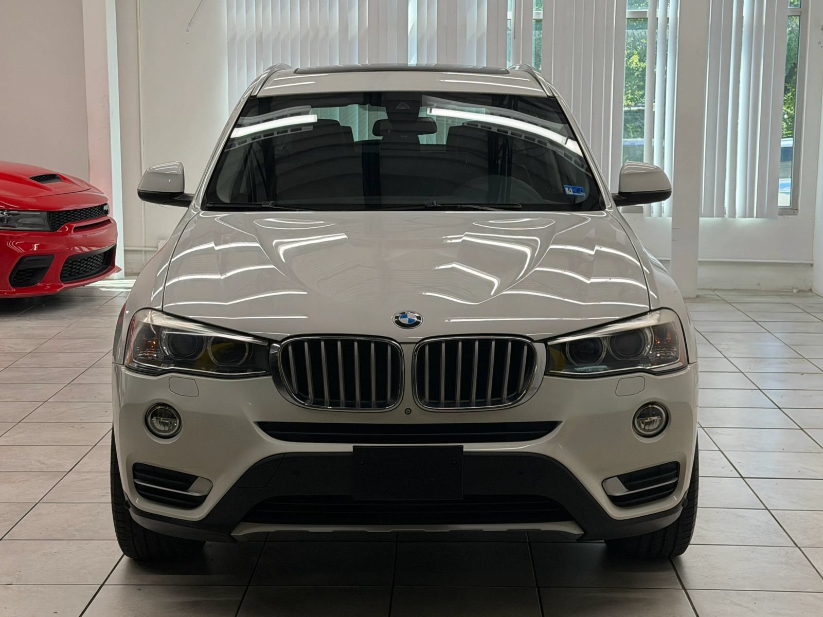 Used 2017 BMW X3 xDrive28i AWD/4WD image 2