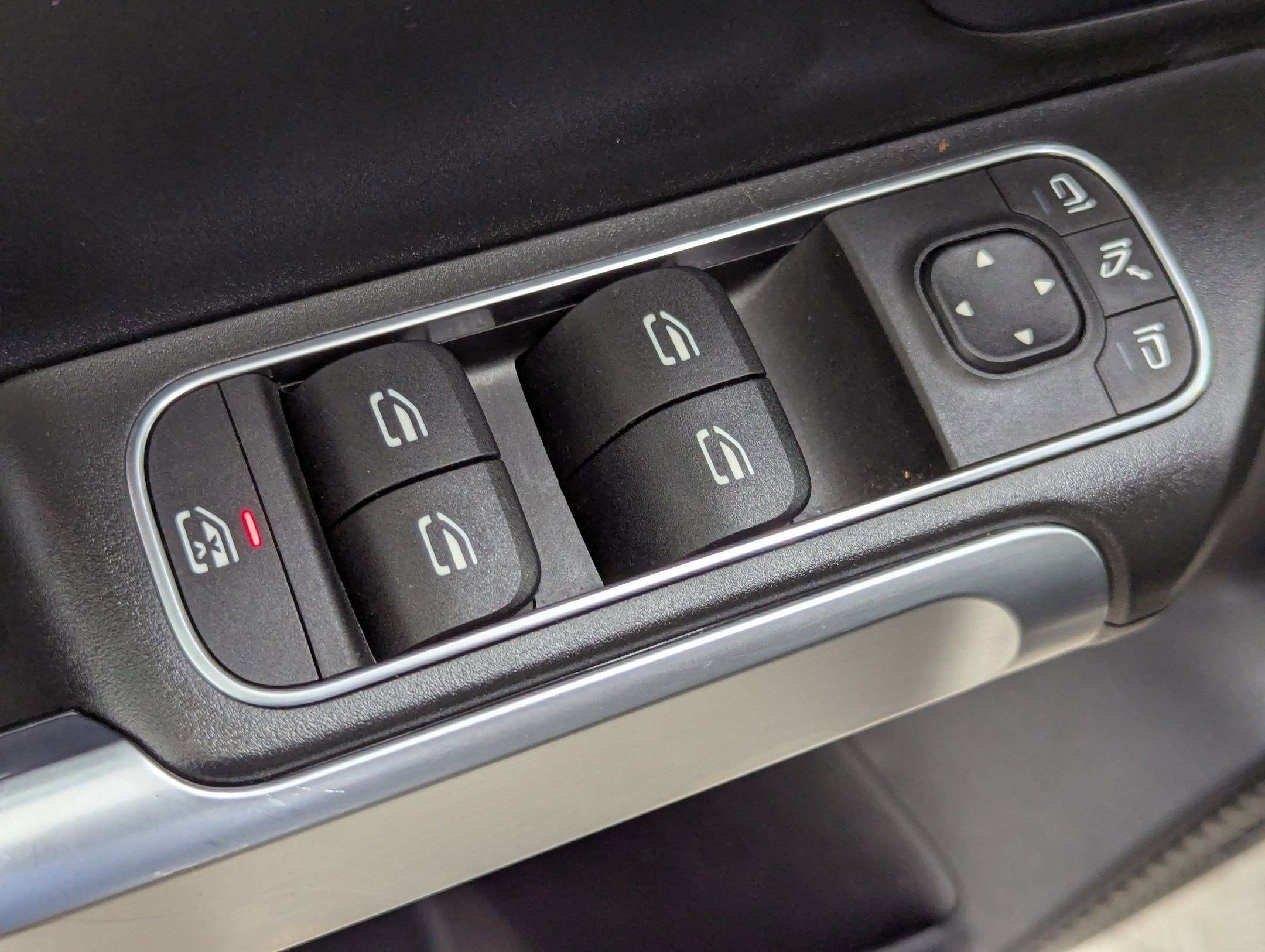 Used 2021 Mercedes-Benz GLB 250 4MATIC image 23