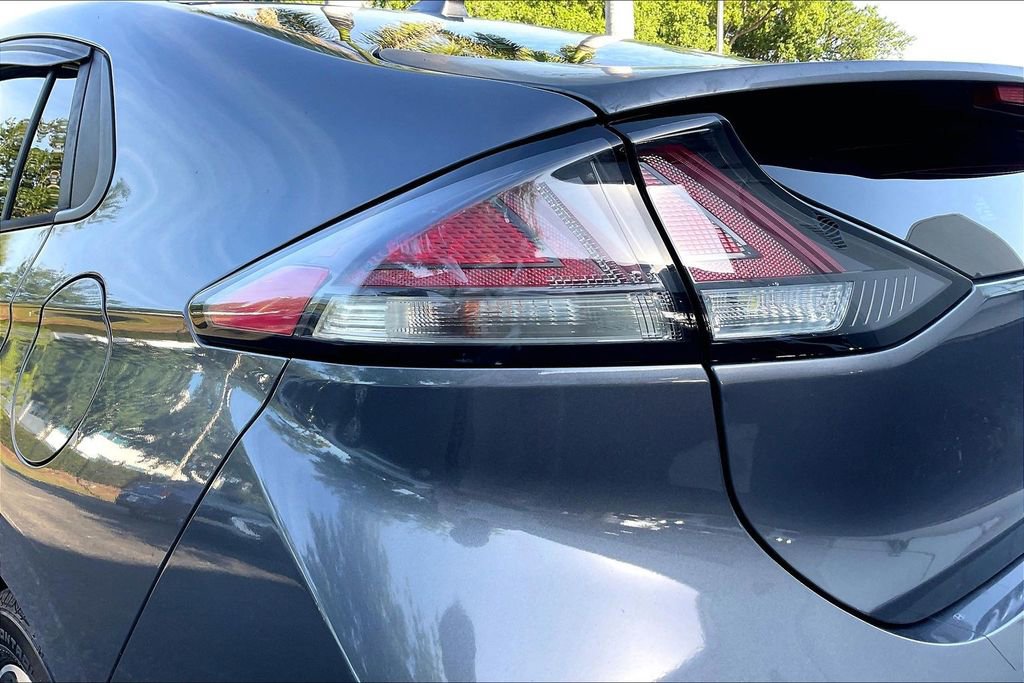 Used 2020 Hyundai Ioniq SE FWD image 17