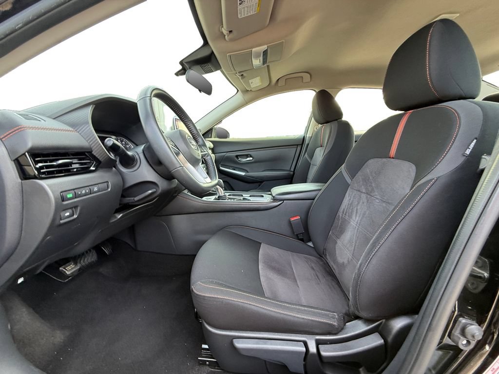Used 2022 Nissan Sentra SR w/ Midnight Edition FWD image 9