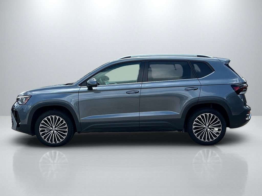 Used 2025 Volkswagen Taos SE FWD image 8