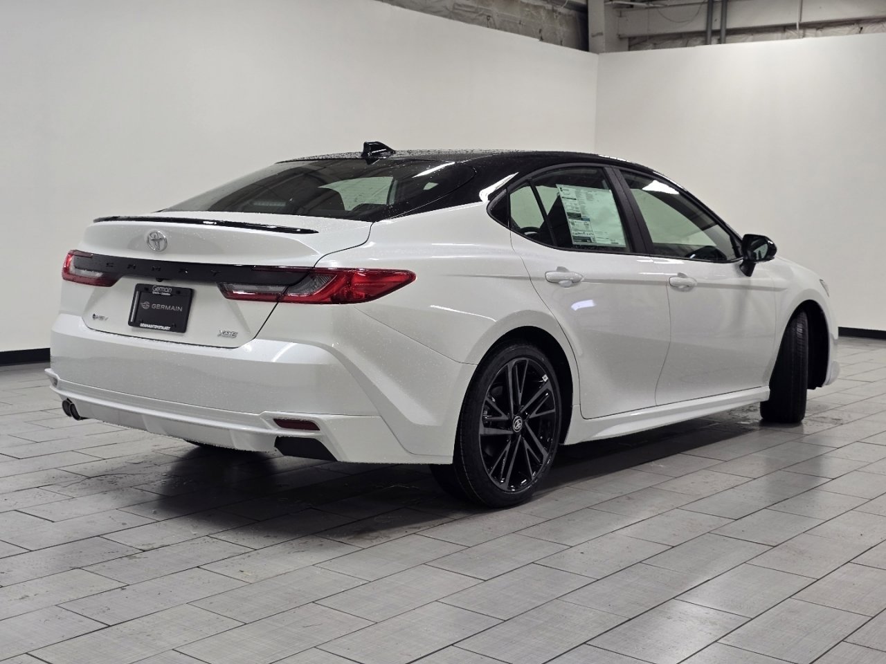 New 2026 Toyota Camry Hybrid FWD image 18