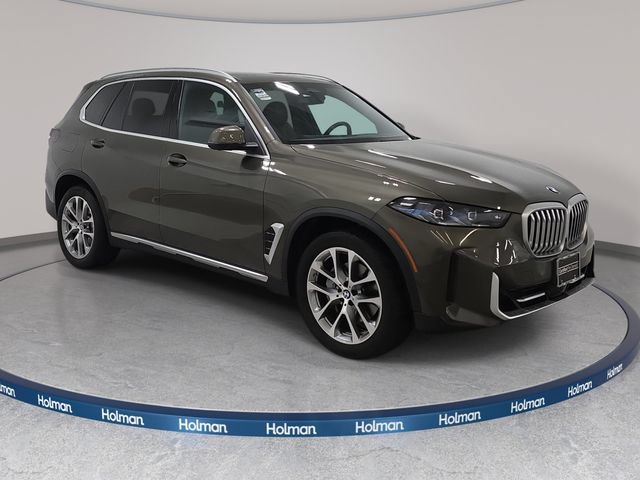 Used 2024 BMW X5 xDrive40i w/ Premium Package AWD/4WD image 3