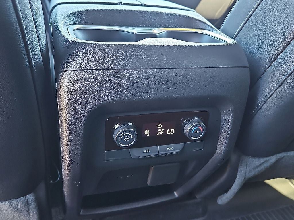 Used 2026 Chevrolet Traverse LT w/ Driver Confidence Package FWD image 20