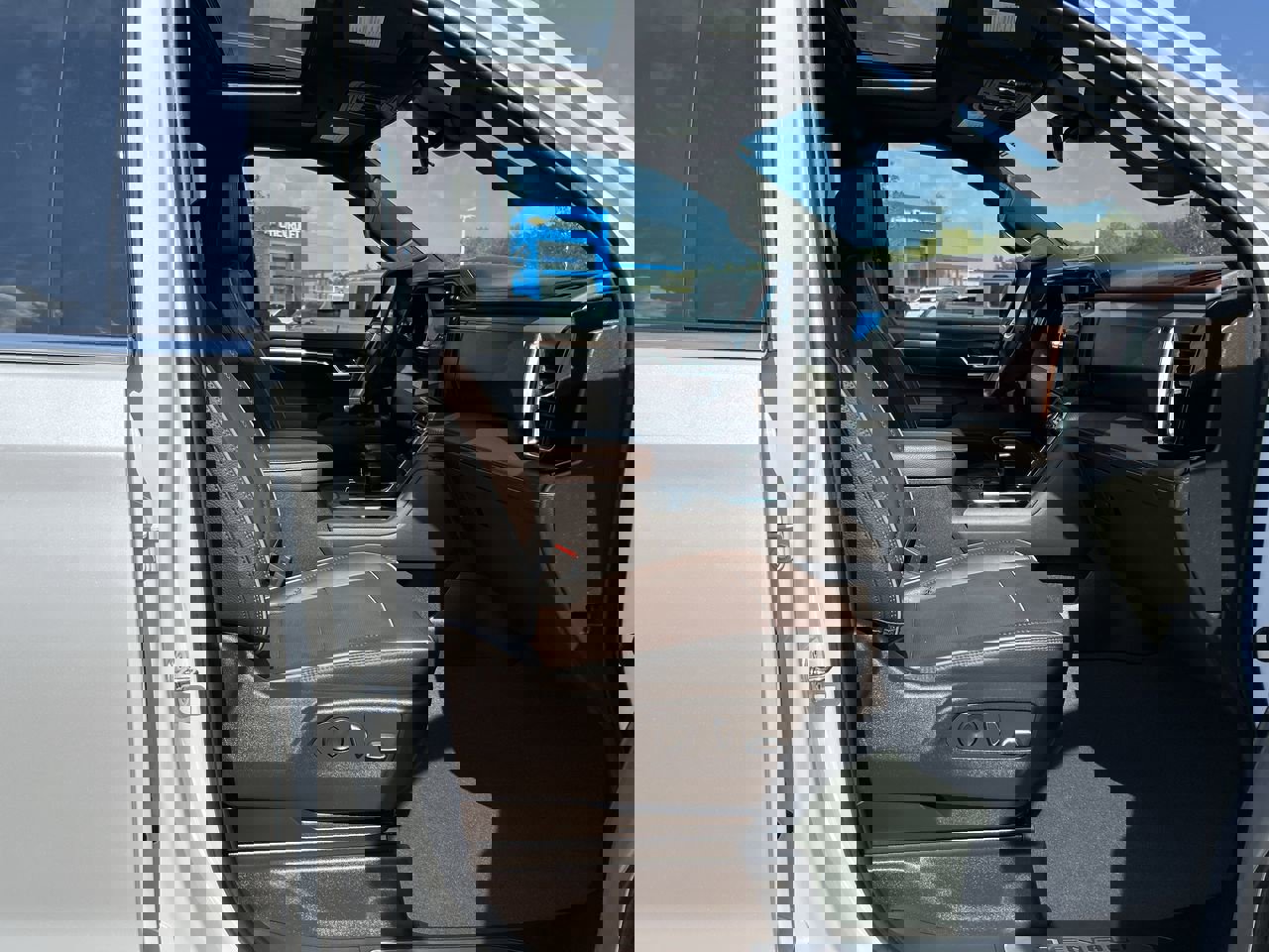 Used 2023 GMC Sierra 1500 Denali w/ Technology Package image 16