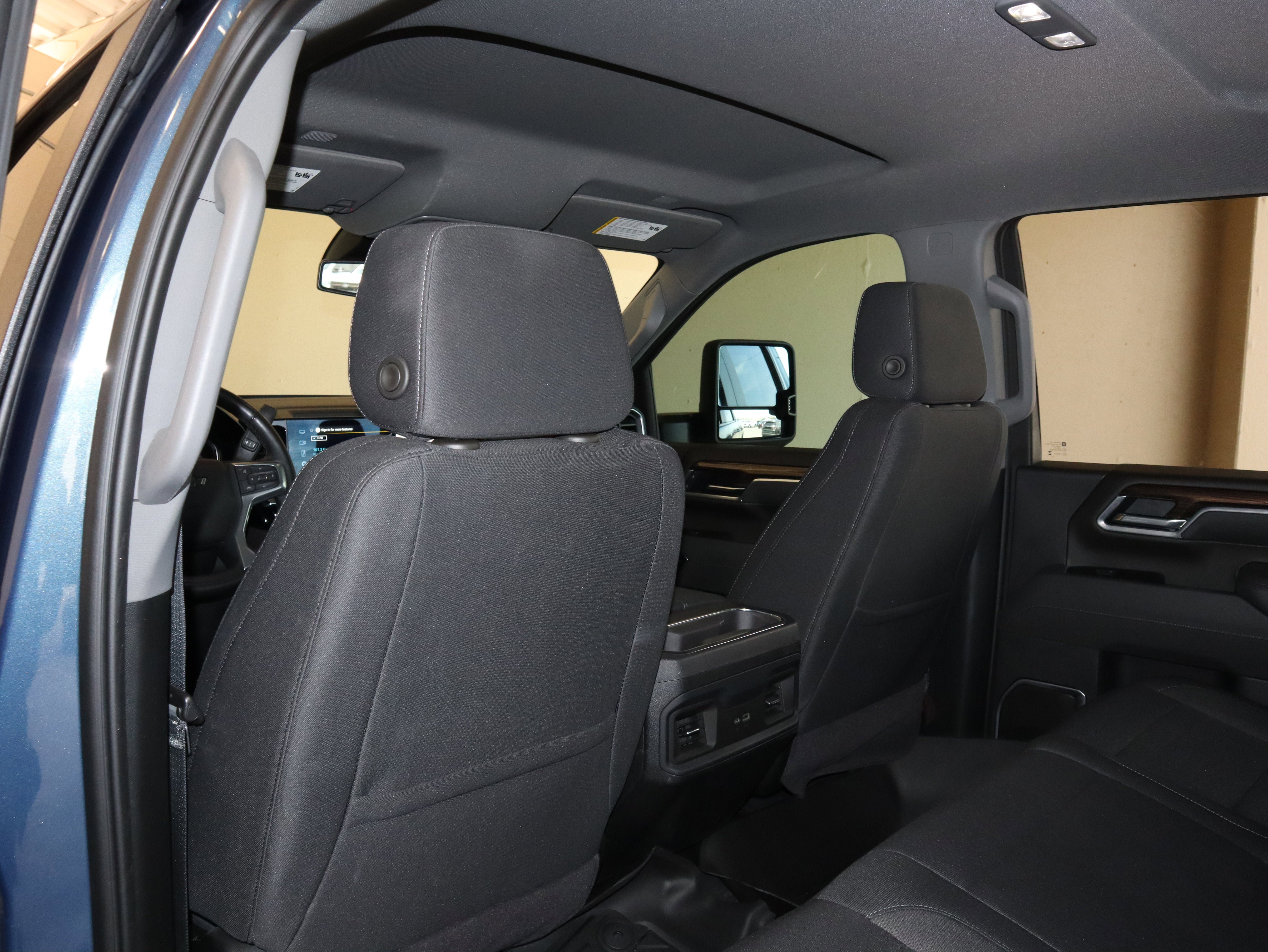 Used 2025 Chevrolet Silverado 2500 LT w/ Trail Boss Package AWD/4WD image 36