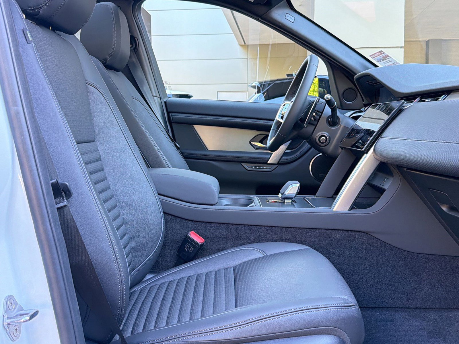 New 2026 Land Rover Discovery Sport Landmark image 31