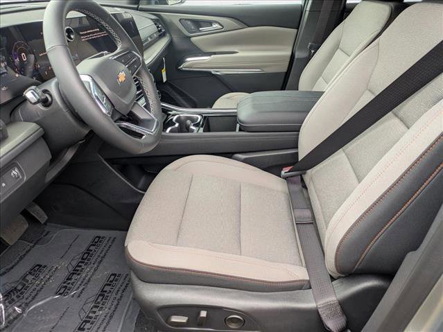 New 2025 Chevrolet Traverse LT image 4