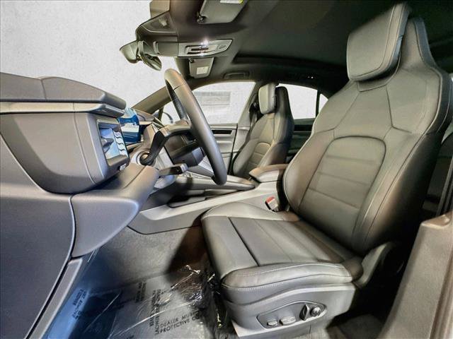 New 2026 Porsche Macan 4 Electric AWD/4WD image 5