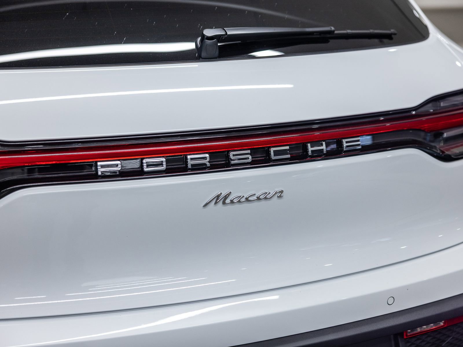 Certified 2025 Porsche Macan image 20