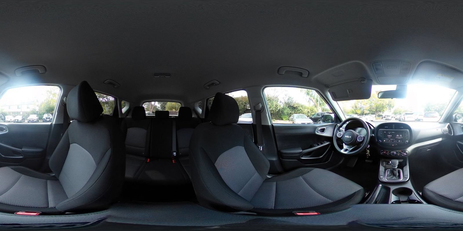 Used 2025 Kia Soul LX w/ LX Technology Package FWD image 39