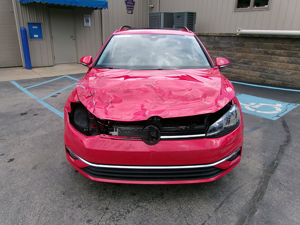 Used 2019 Volkswagen Golf S image 3