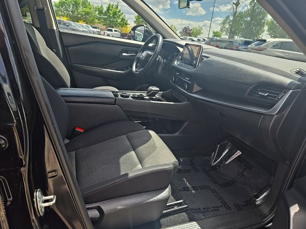 Used 2025 Nissan Rogue SV AWD/4WD image 27