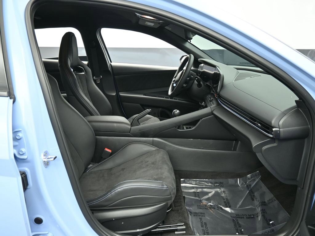 Used 2025 Hyundai Elantra N Base w/ Cargo Package image 40