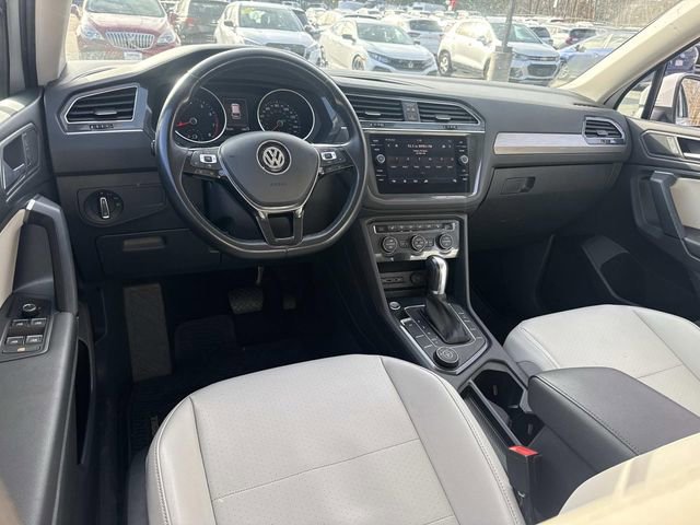 Used 2019 Volkswagen Tiguan SE w/ Panoramic Sunroof Package image 14