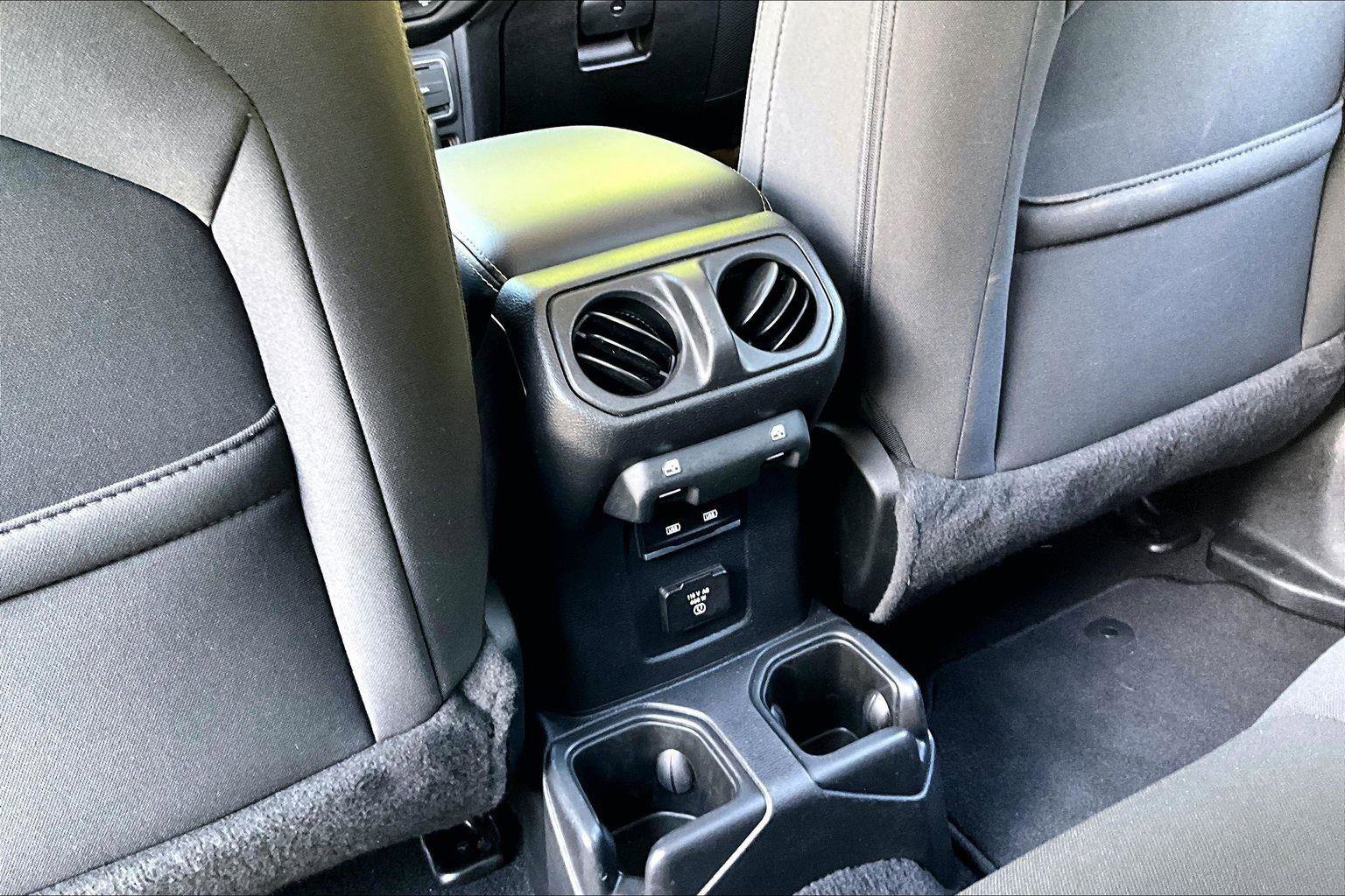 Used 2023 Jeep Gladiator Overland AWD/4WD image 34
