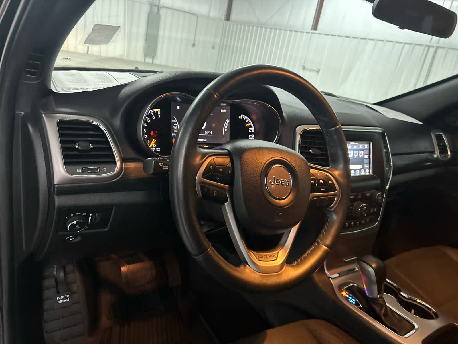 Used 2019 Jeep Grand Cherokee Laredo RWD image 14