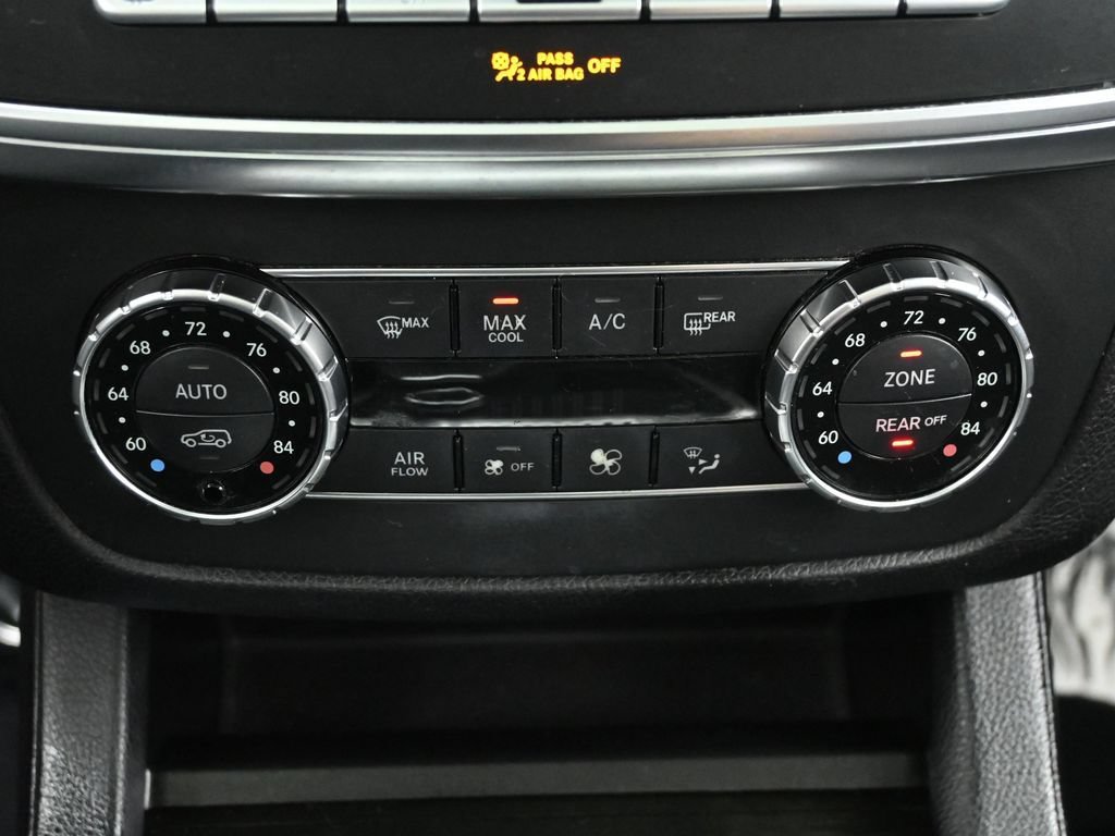 Used 2016 Mercedes-Benz GL 450 4MATIC w/ Premium I Package image 38