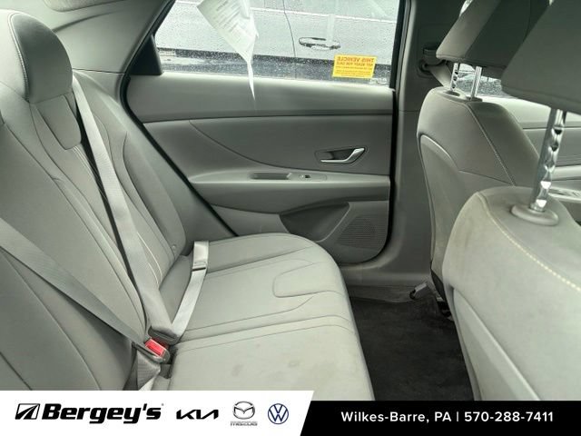 Used 2023 Hyundai Elantra Blue w/ Preferred Accessory Package FWD image 15