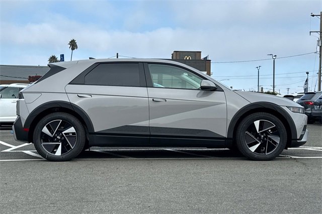 New 2026 Hyundai Ioniq 5 SEL image 5