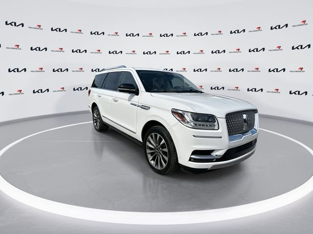 Used 2021 Lincoln Navigator Reserve w/ Luxury Package RWD image 2