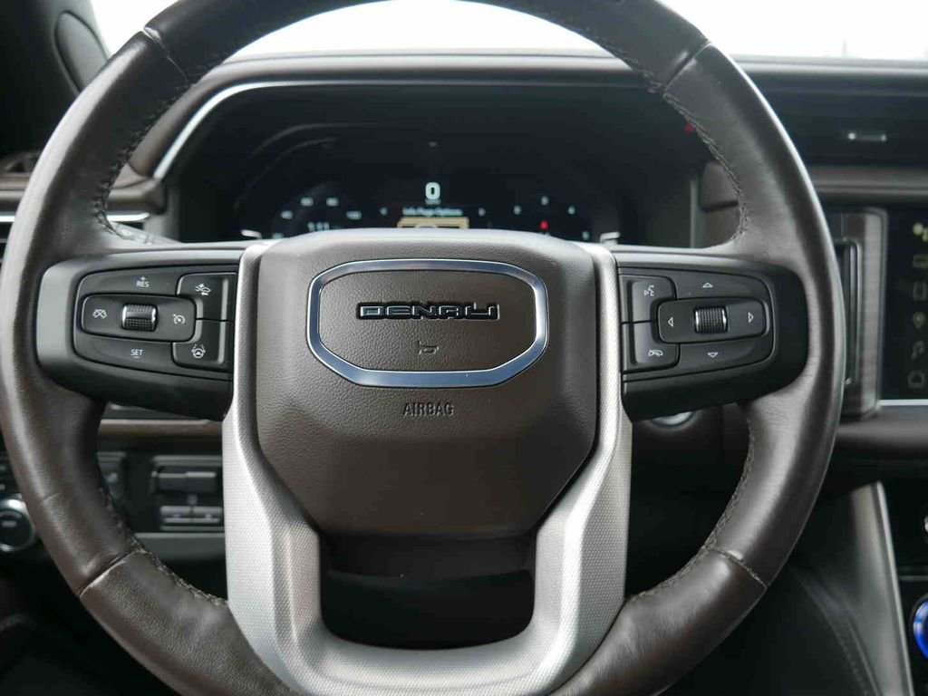 Used 2024 GMC Yukon XL Denali image 39