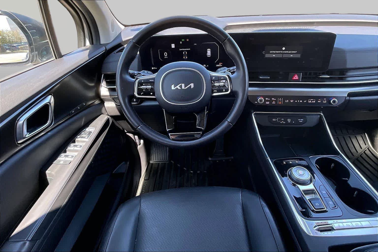 Used 2025 Kia Carnival SX Prestige FWD image 6