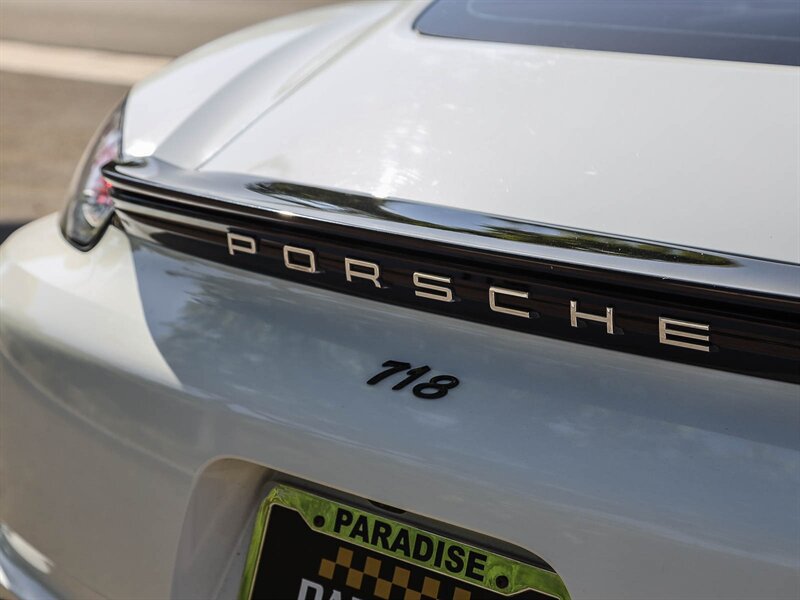 Used 2018 Porsche 718 Cayman S RWD image 15