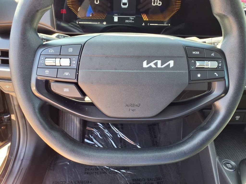 Used 2025 Kia K4 FWD image 15
