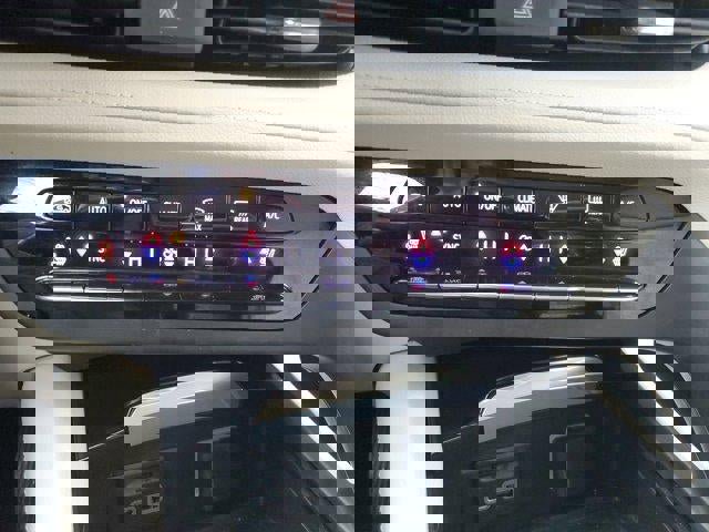 Used 2022 Buick Envision Avenir w/ Technology Package II image 28