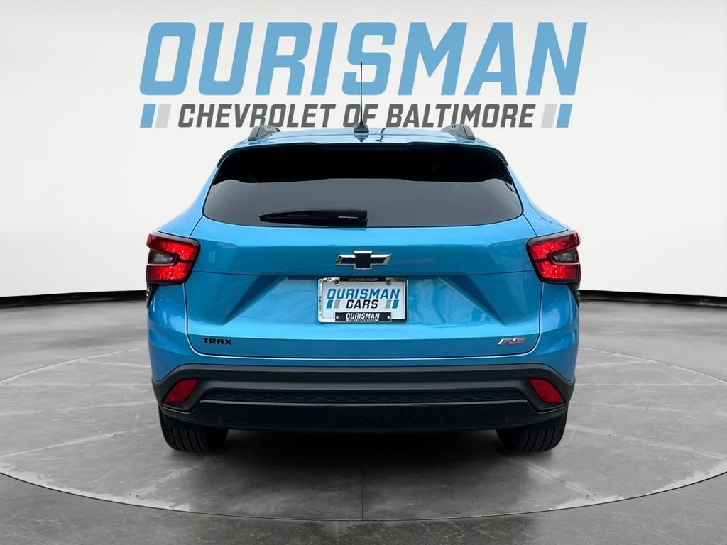 Certified 2025 Chevrolet Trax RS w/ Sunroof Package FWD image 5