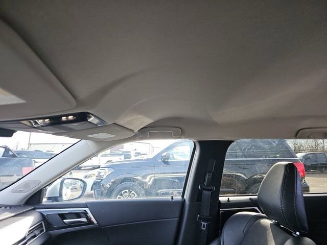 Used 2025 Mitsubishi Outlander AWD image 15