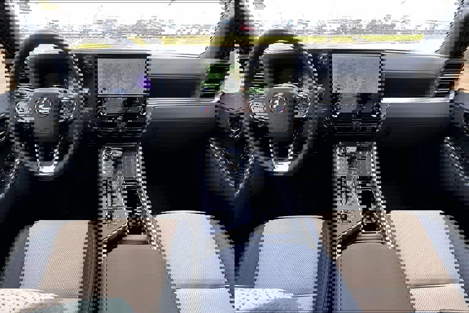 Used 2025 Lexus GX 550 AWD/4WD image 15