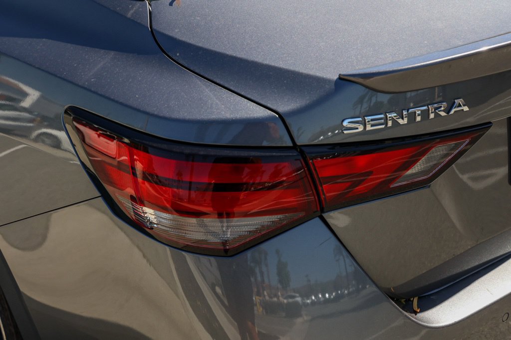 Used 2025 Nissan Sentra SR FWD image 8